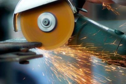 Disco de Corte para Metal: 11 Claves Expertas para Elegir el Correcto Según el Material